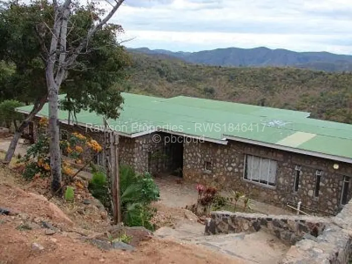 6 Bedroom House for Sale in Kariba, Kariba