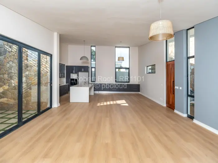 Townhouse/Cluster to Rent in Newlands, Harare