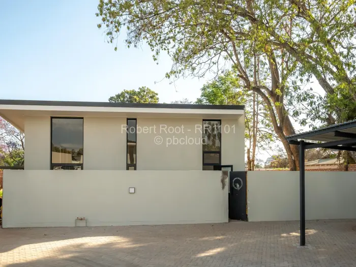 Townhouse/Cluster to Rent in Newlands, Harare