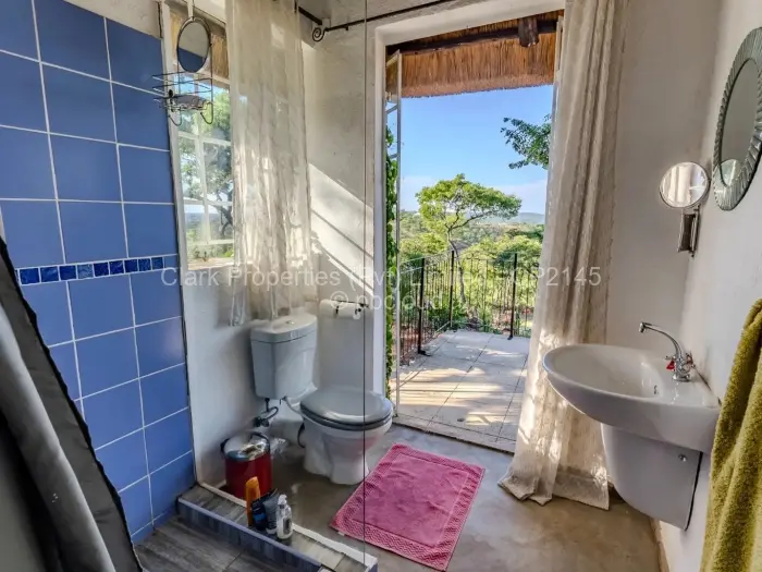 6 Bedroom House for Sale in Shawasha Hills, Harare