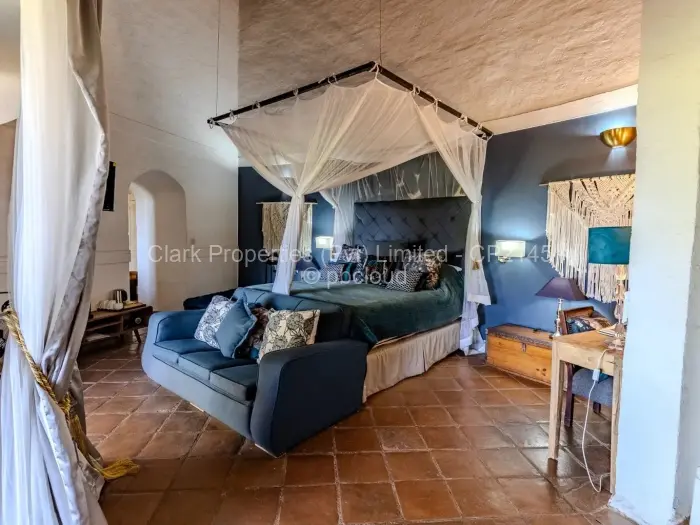 6 Bedroom House for Sale in Shawasha Hills, Harare