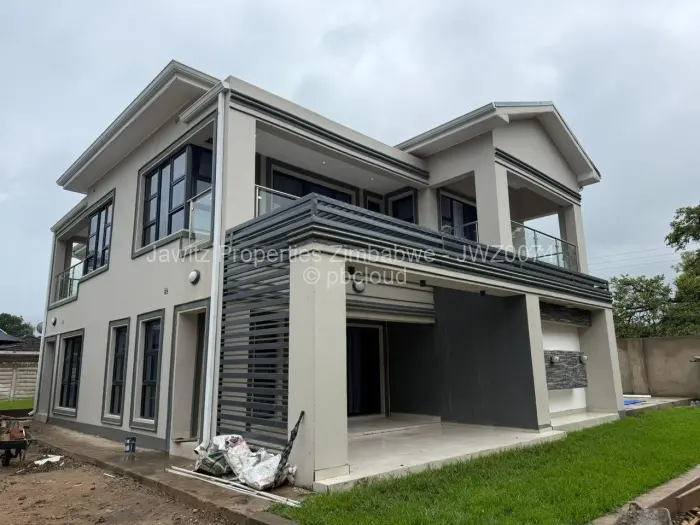 Townhouse/Cluster for Sale in Strathaven, Harare