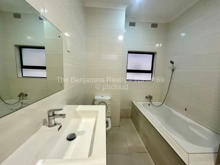 Townhouse/Cluster to Rent in Greencroft, Harare