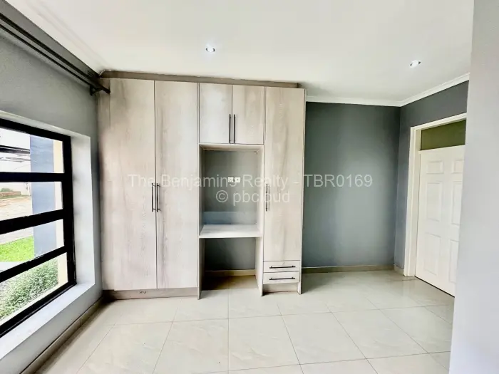 Townhouse/Cluster to Rent in Greencroft, Harare