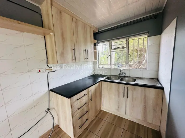 2 Bedroom Cottage/Garden Flat to Rent in Chadcombe, Harare