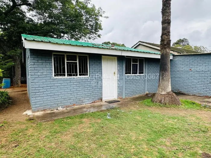 2 Bedroom Cottage/Garden Flat to Rent in Chadcombe, Harare
