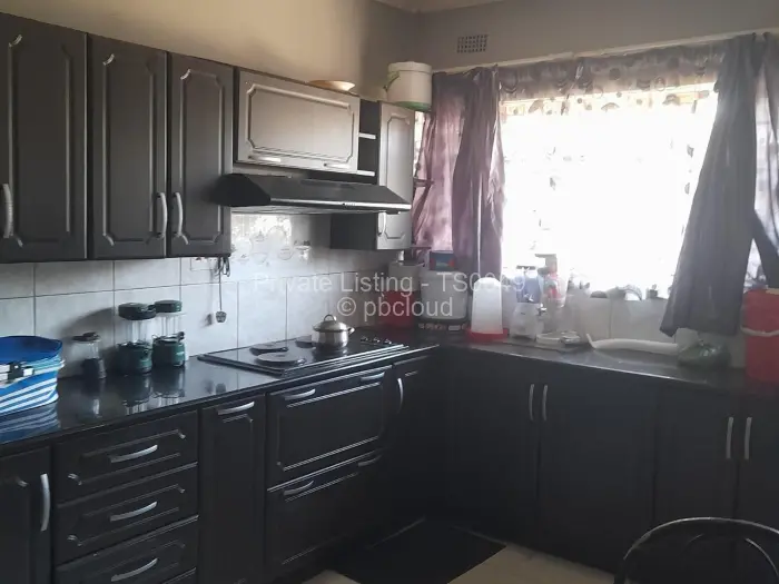 5 Bedroom House to Rent in Upper Hillside, Harare