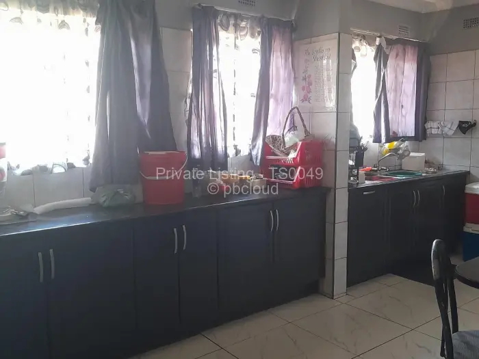 5 Bedroom House to Rent in Upper Hillside, Harare