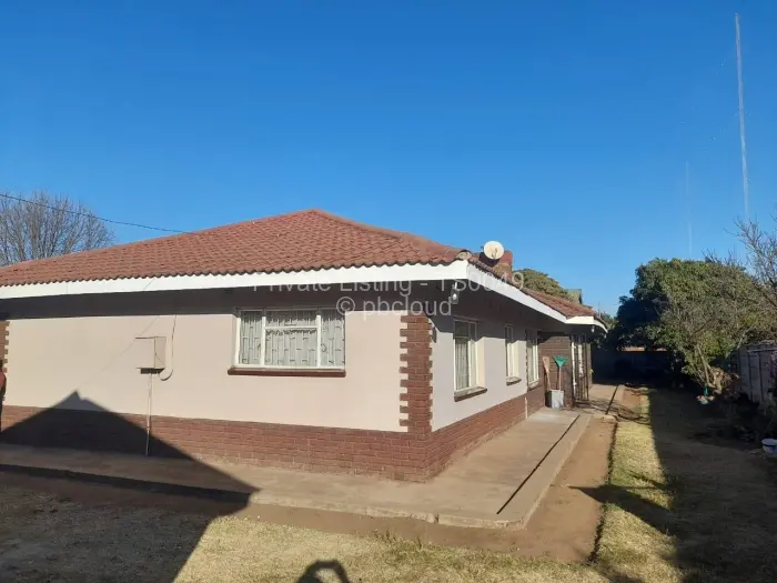 5 Bedroom House to Rent in Upper Hillside, Harare