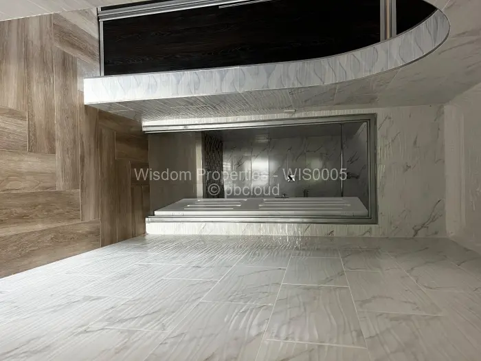 5 Bedroom House for Sale in Windsor Park, Ruwa