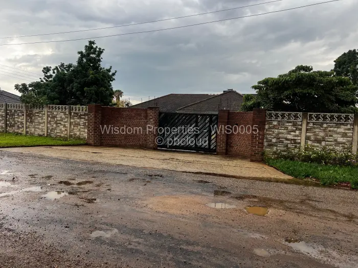 5 Bedroom House for Sale in Windsor Park, Ruwa