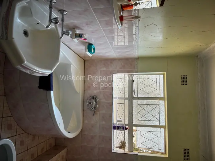 5 Bedroom House for Sale in Windsor Park, Ruwa