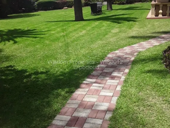 12 Bedroom House for Sale in Spitzkop, Harare