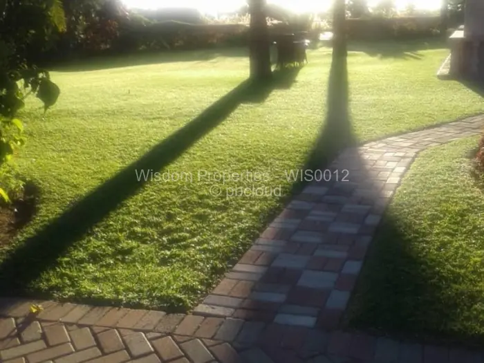 12 Bedroom House for Sale in Spitzkop, Harare