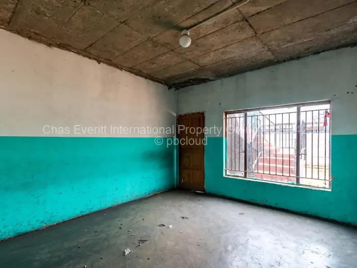 Warehouse/Industrial to Rent in Kelvin West, Bulawayo