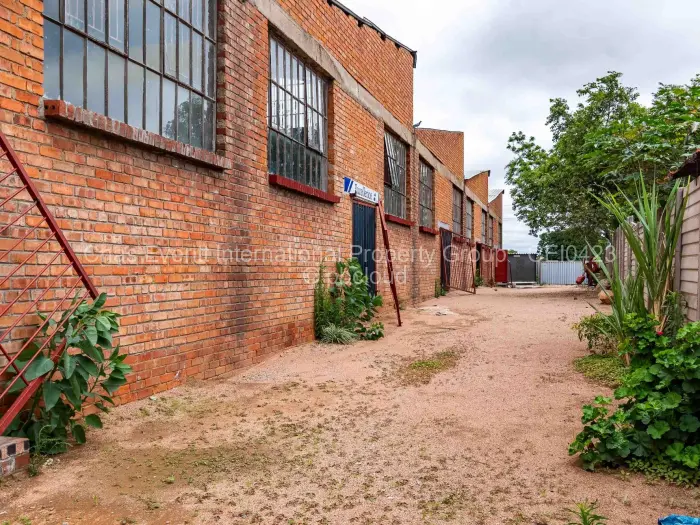 Warehouse/Industrial to Rent in Kelvin West, Bulawayo