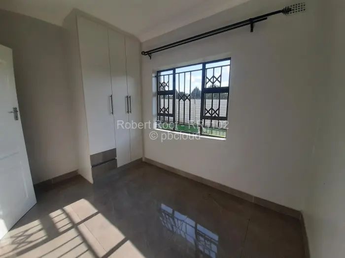 Flat/Apartment to Rent in Waterfalls, Harare