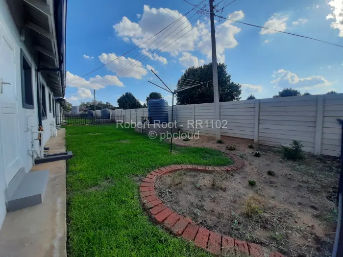 Flat/Apartment to Rent in Waterfalls, Harare