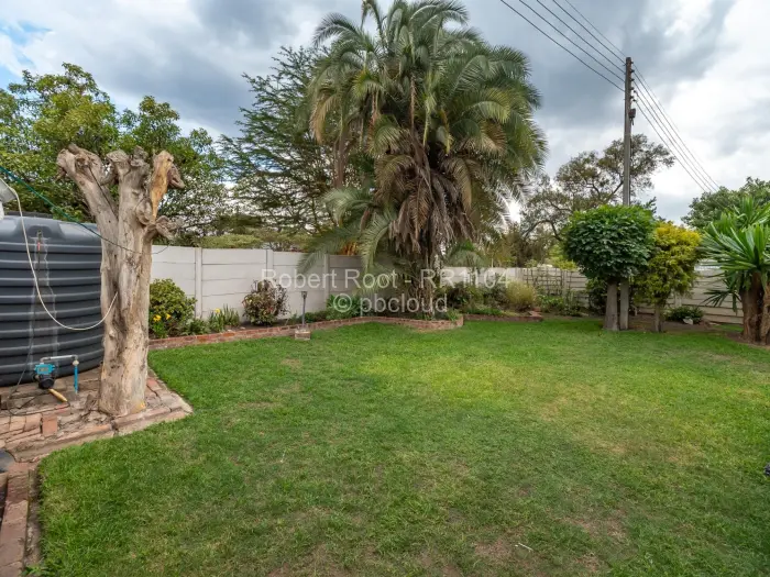 Townhouse/Cluster for Sale in Athlone, Harare