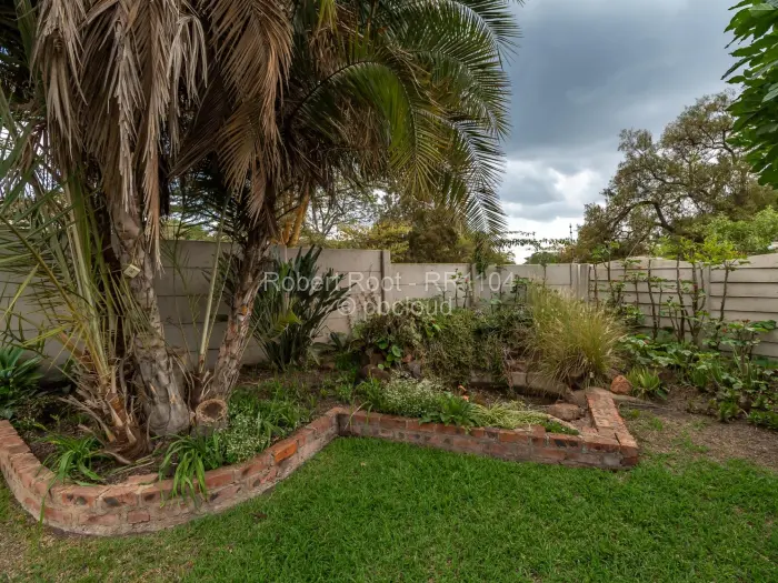 Townhouse/Cluster for Sale in Athlone, Harare