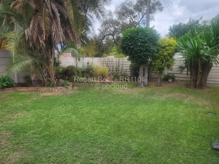 Townhouse/Cluster for Sale in Athlone, Harare
