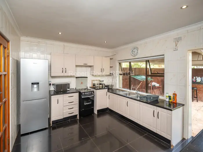 Townhouse/Cluster for Sale in Athlone, Harare