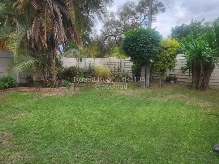 Townhouse/Cluster for Sale in Athlone, Harare
