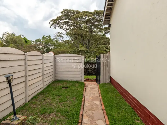 Townhouse/Cluster for Sale in Athlone, Harare