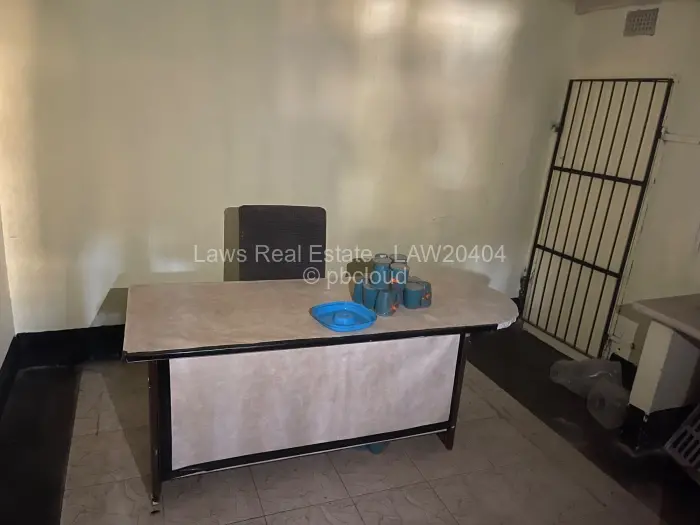 Retail/Shop for Sale in Chitungwiza, Chitungwiza