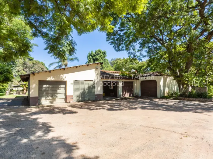13 Bedroom House for Sale in Prospect, Harare