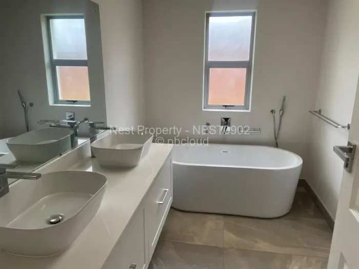 Townhouse/Cluster for Sale in Groom Bridge, Harare