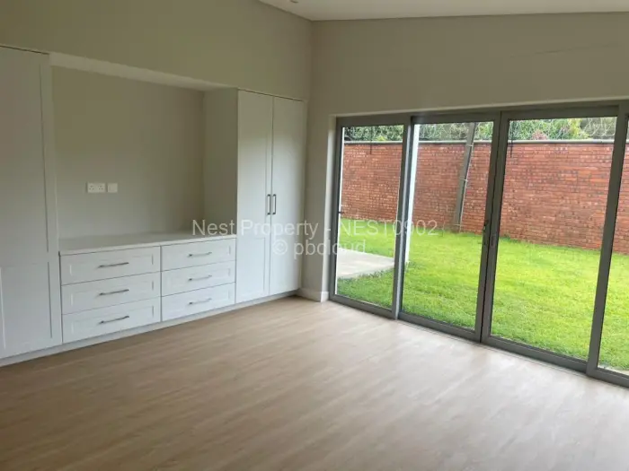 Townhouse/Cluster for Sale in Groom Bridge, Harare