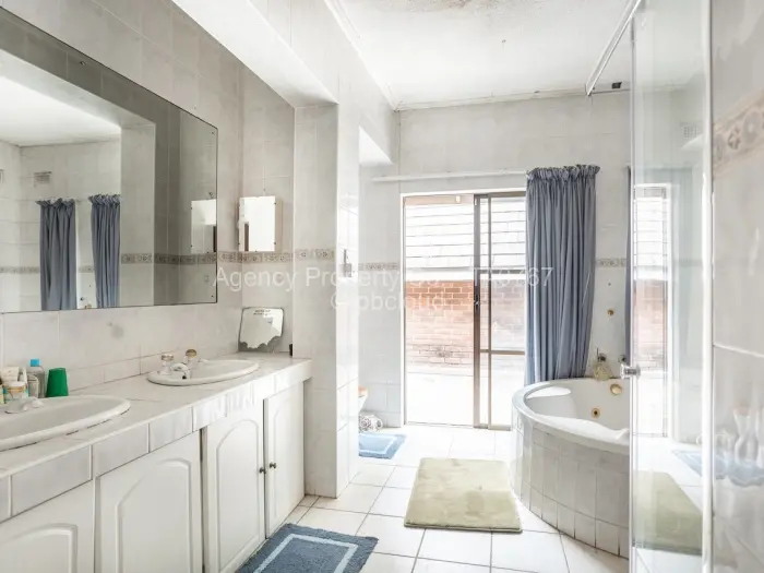 5 Bedroom House for Sale in Ballantyne Park, Harare