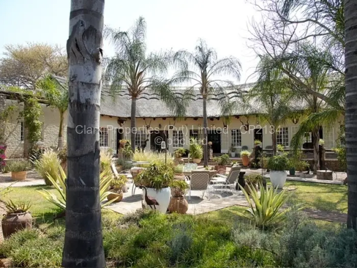 4 Bedroom House for Sale in Burnside, Bulawayo