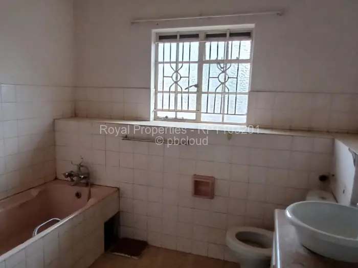Townhouse/Cluster to Rent in Harare City Centre, Harare