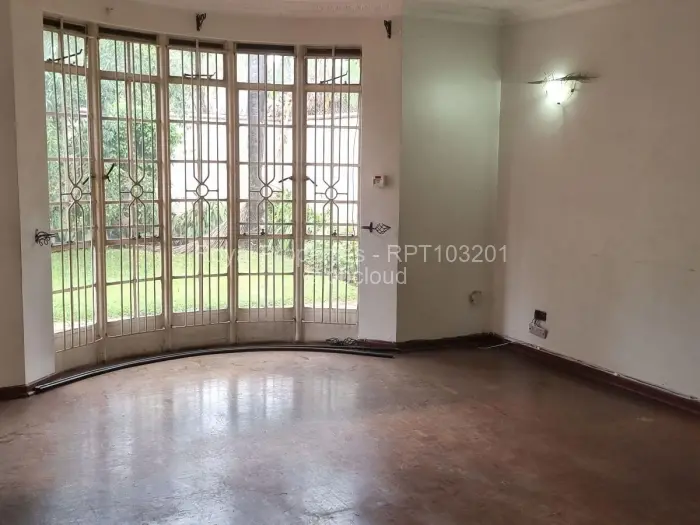 Townhouse/Cluster to Rent in Harare City Centre, Harare