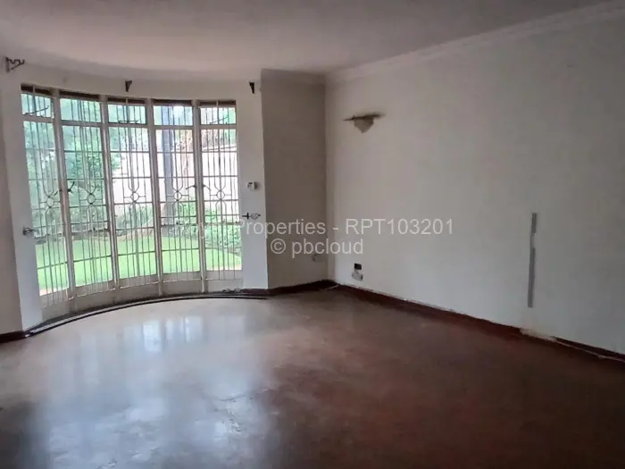 Townhouse/Cluster to Rent in Harare City Centre, Harare