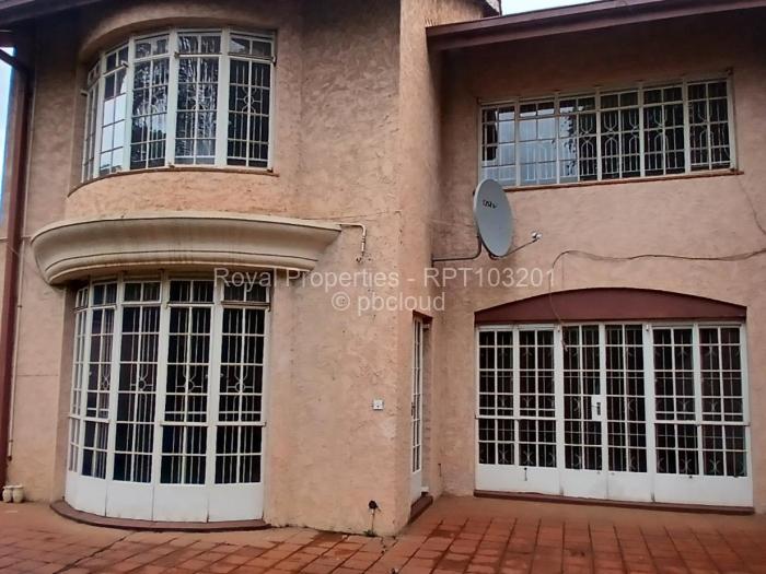 Townhouse/Cluster to Rent in Harare City Centre, Harare