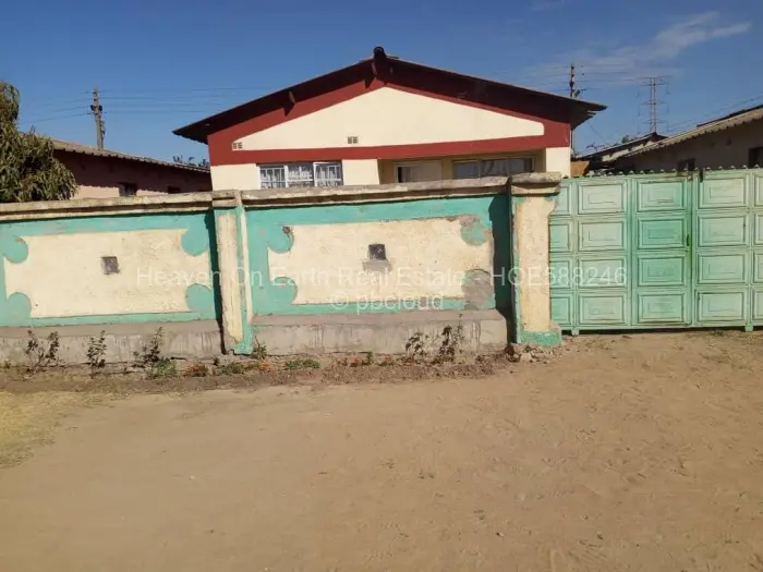 4 Bedroom House for Sale in Glen View, Harare