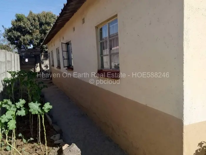 4 Bedroom House for Sale in Glen View, Harare
