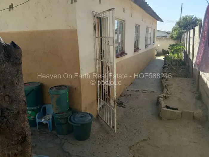 4 Bedroom House for Sale in Glen View, Harare