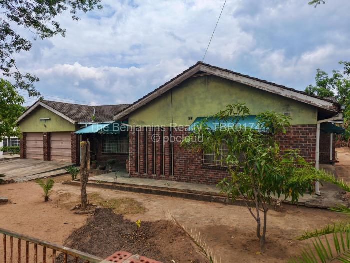 Townhouse/Cluster for Sale in Greendale, Harare