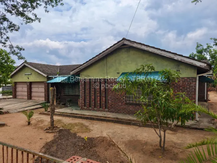 Townhouse/Cluster for Sale in Greendale, Harare