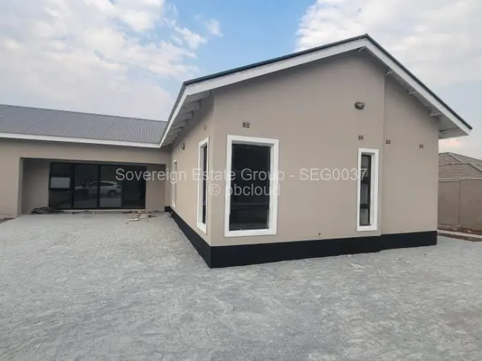 Townhouse/Cluster to Rent in Marlborough, Harare