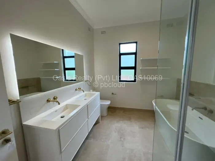 Townhouse/Cluster for Sale in Chisipite, Harare