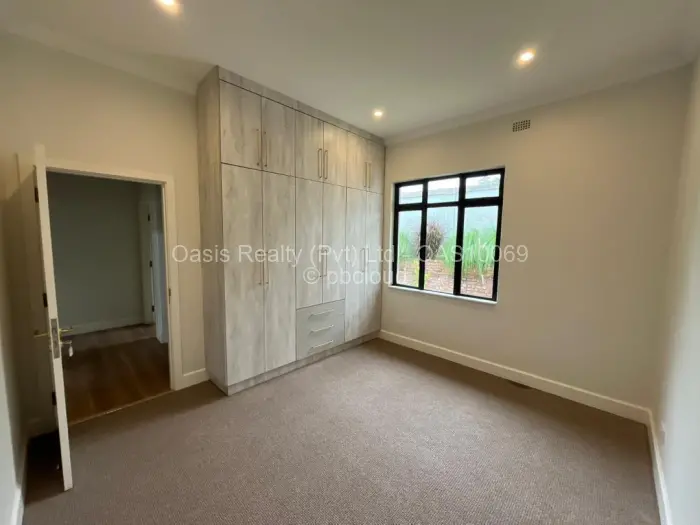 Townhouse/Cluster for Sale in Chisipite, Harare