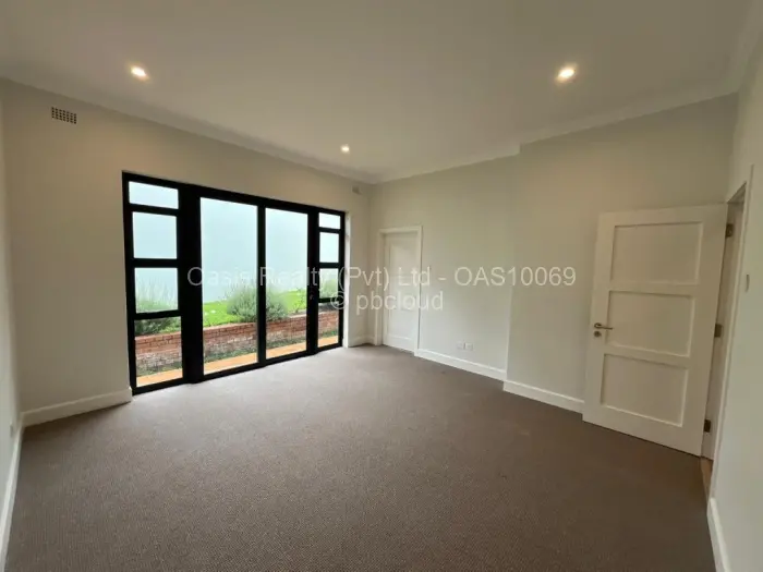 Townhouse/Cluster for Sale in Chisipite, Harare