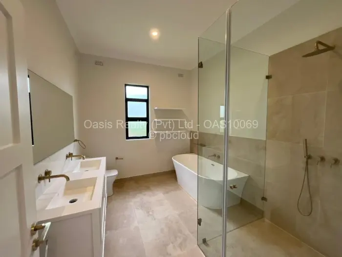 Townhouse/Cluster for Sale in Chisipite, Harare