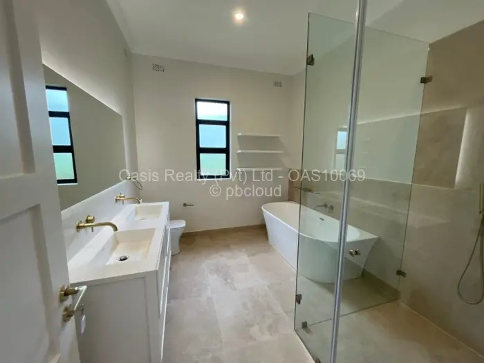 Townhouse/Cluster for Sale in Chisipite, Harare