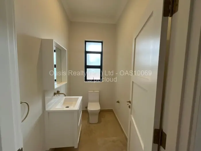 Townhouse/Cluster for Sale in Chisipite, Harare